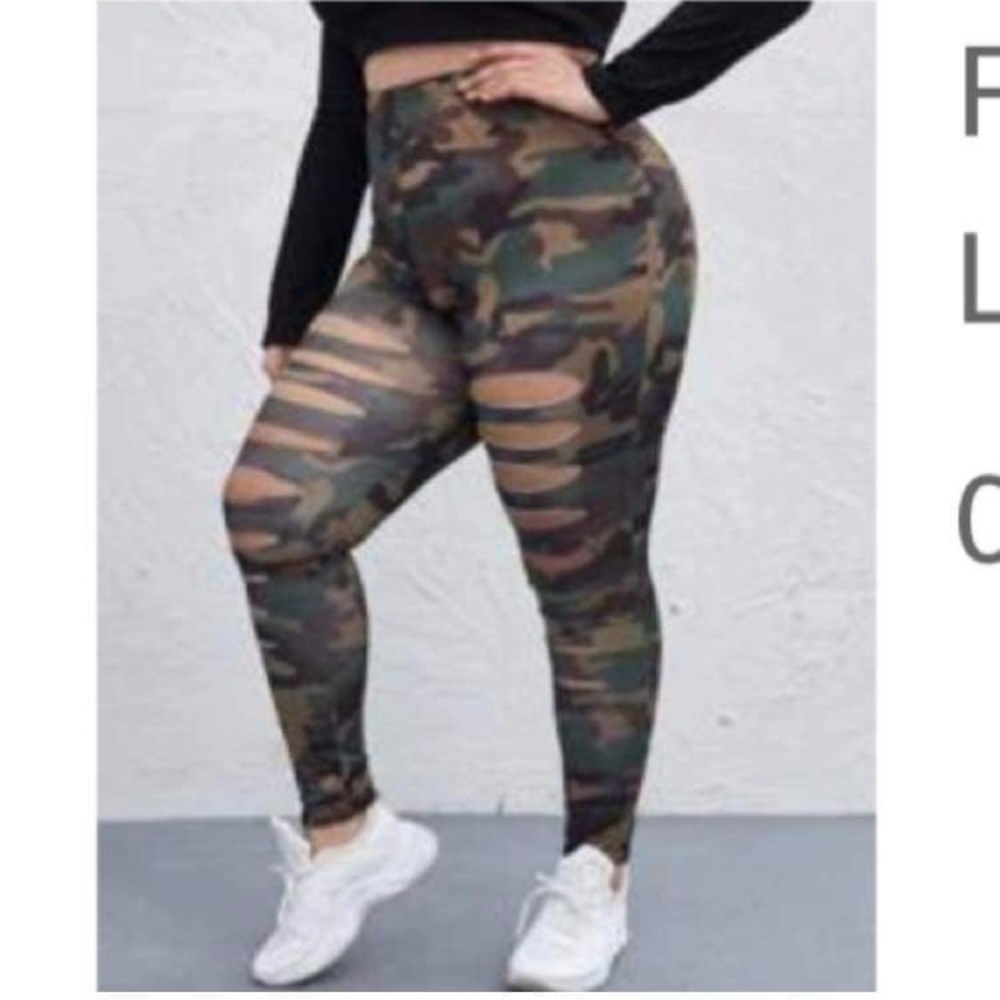 Plus camo print ladder cut out leggings